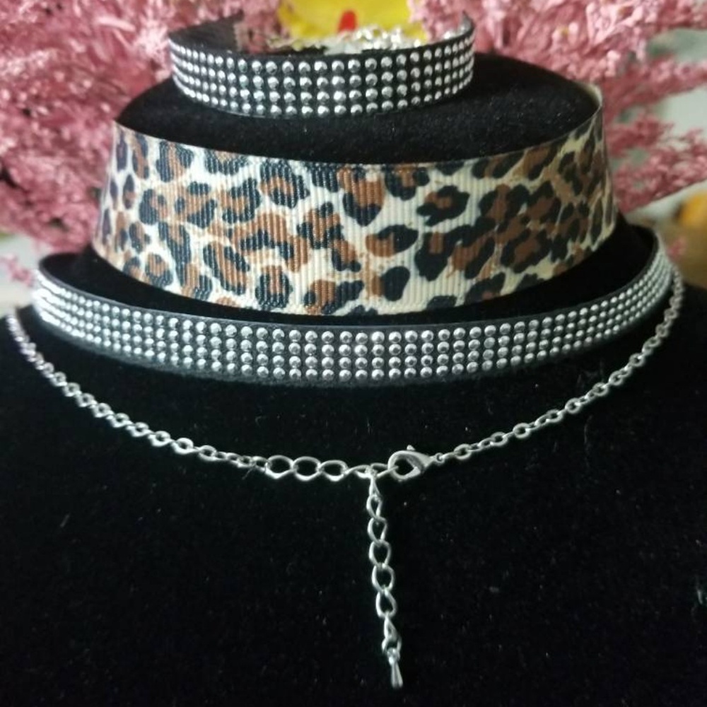 Handmade Black Studded Choker - Picture 3 of 3